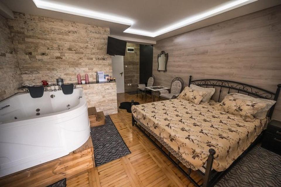 Onore Dell Amore Apartman Sa Djakuzijem Banja Koviljača Buitenkant foto